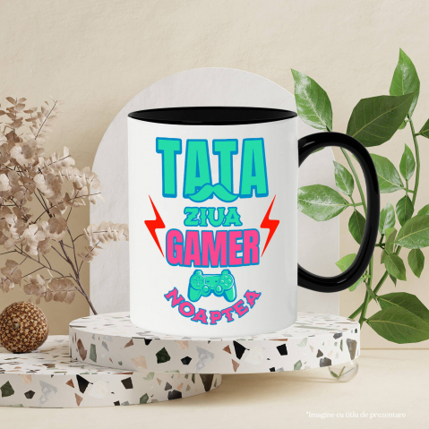 Cana Personalizata Manetă De Jocuri Personalizată – Cadou Pentru Tata Gamer „Noaptea Gamer, Ziua Iubitorii De Lume Virtuală” [2]