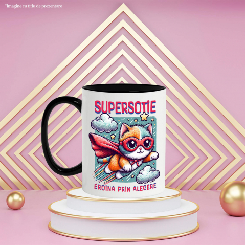 Cana Personalizata Pisica Cu Masca Si Pelerina Rosie În Zbor – Cadou Personalizat „Super Sotie Eroina Prin Alegeri” [2]
