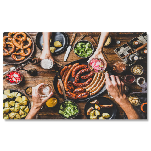 Mâncare - Tablou Canvas: Bucurie si Traditie Bavareza - Bucurie, Gastronomie, Sarbatoare, Bautura 40x25CM