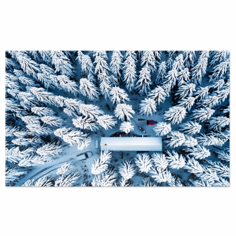 Peisaje cu Drona - Cabana de Lemn în Pădurea de Iarnă: Liniște și Frumusețe Naturală, Marime 40x25CM