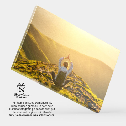 Tablou Canvas - Calatorind Prin Padure: Fata cu Rucsac Meditand, Yoga, Golden Hour, Apus 40x25CM [3]