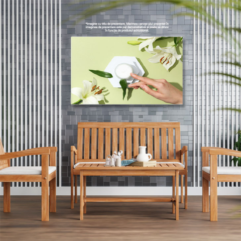 Tablou Canvas Crema de Maini cu Aroma Florara pe Fundal Luminos Ingrijire Inspirata de Natura  Imbogatesteti rutina de ingrijire cu prospetimea naturii. 40x25CM [2]