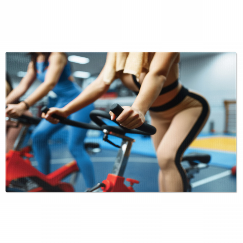 Sport - Femei Sportive pe Biciclete Staționare în Sala de Fitness, Marime 40x25CM
