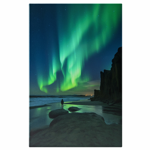 Apă & Natură - Aurora Boreală deasupra unei Insule cu Apă și Om în Depărtare, Marime 40x25CM