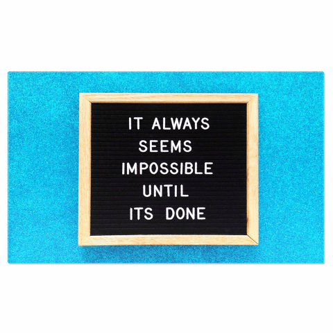 Citat Motivational: Nimic Nu e Imposibil - Inspirație Continuă, Marime 40x25CM Diverse - Citat Motivational: Nimic Nu e Imposibil - Inspirație Continuă, Marime 40x25CM