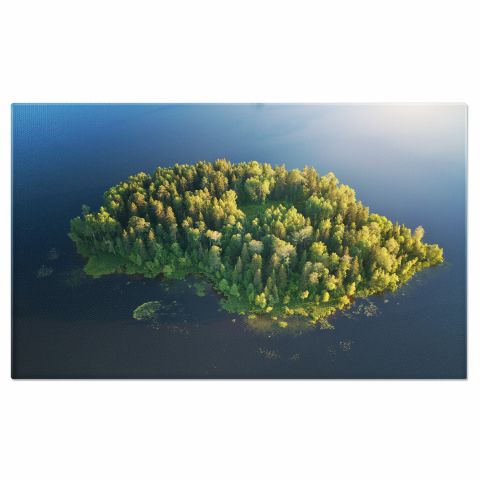 Peisaje cu Drona - Insula Pitorească în Mijlocul Lacului, Marime 40x25CM