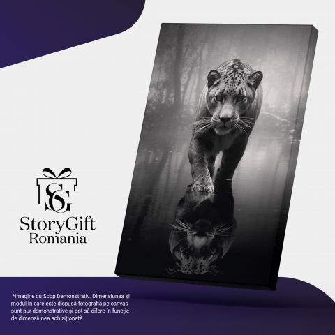 Tablou Canvas:  Leoaica in padure - apa serioasa focusata b&w Pictura Digitala 70x50CM [4]
