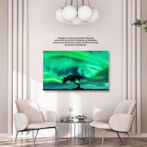 Tablou Canvas Magie in Padurea Boreala - Luminitele aurorelor boreale danseaza printre copaci 40x25CM [2]