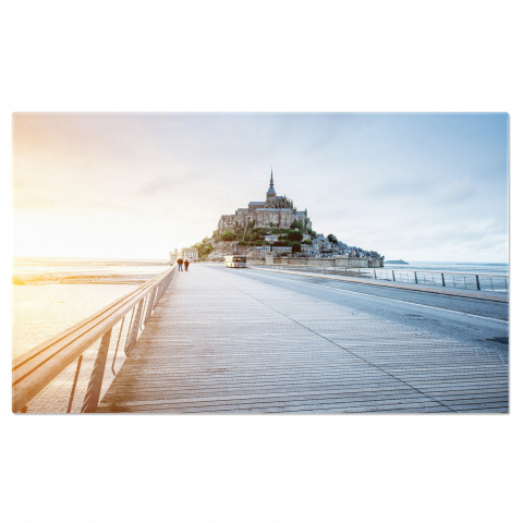 Atracții Turistice - Tablou Canvas: Mont Saint-Michel în Apus - O Fereastră Spre Istoria Franței, Marime 40x25CM