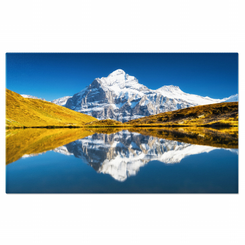 Reflecția Muntelui – Oglindă a Naturii, Marime 40x25CM Apă & Natură - Reflecția Muntelui – Oglindă a Naturii, Marime 40x25CM