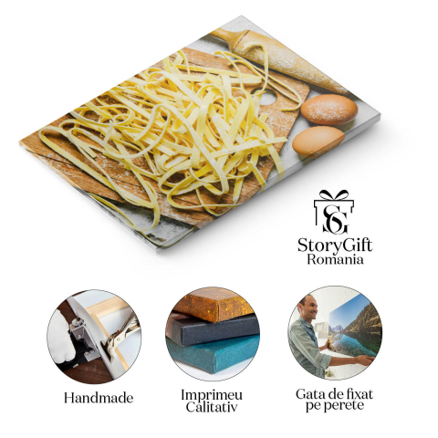 Tablou Canvas Paste tagliatelle Fainoase Facute in Casa pe o Masa Alba  Paste Proaspete si Gustoase Pregatite in Stil Italian la Domiciliu 40x25CM [1]