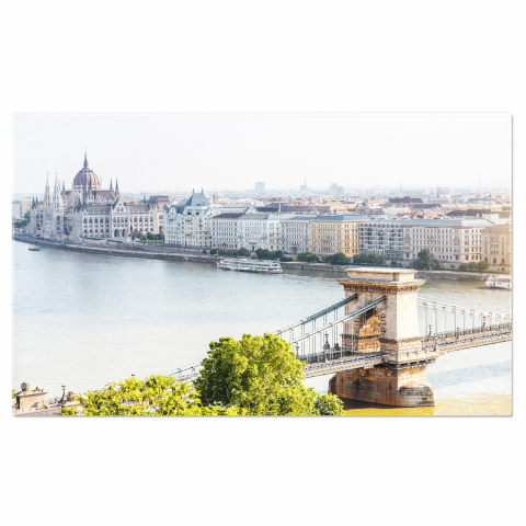 Peisaje cu Drona - Vedere Impresionantă asupra Skyline-ului Budapestei și a Dunării, Marime 40x25CM