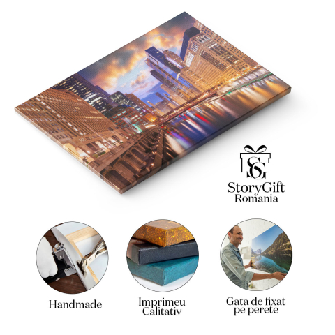 Tablou Canvas: Peisajul urban al Chicago-ului in amurg, cu zgarnie-nori iluminati, pun?i si cartierul financiar aglomerat 40x25CM [1]