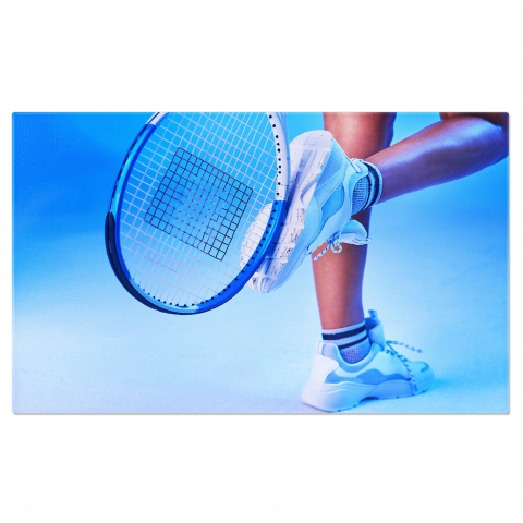 Sport - Tablou Canvas: Pregătire pentru Meci – Tenis de Camp în Studio, Marime 40x25CM