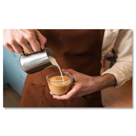 Băuturi - Tablou Canvas, Prepararea cafelei in cafea, lemn, barman, atmosfera relaxata 40x25CM