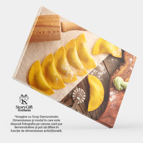 Tablou Canvas Ravioli de casa cruda cu spanac si ricotta O privire detaliata asupra ravioliului proaspat, facut in casa 40x25CM [3]