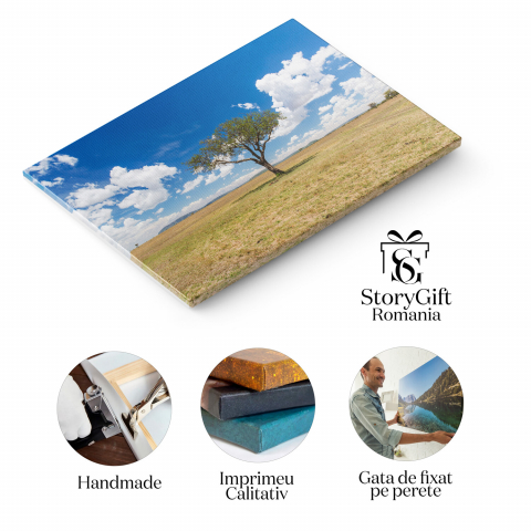 Reflecție Arbore în Mingea de Sticlă - O Conexiune cu Natura, Marime 40x25CM [1]