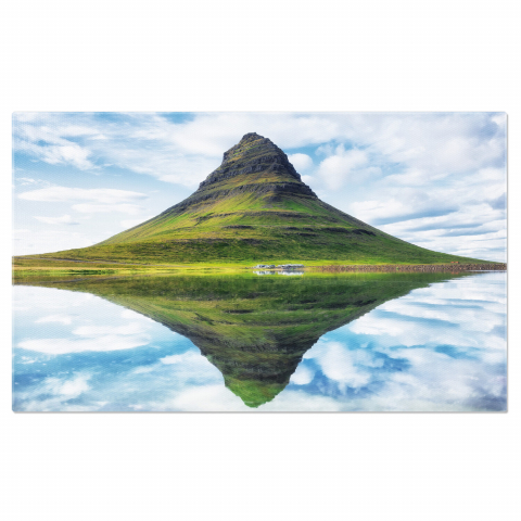 Peisaj - Reflexie Kirkjufell în Munții din Islanda, Marime 40x25CM