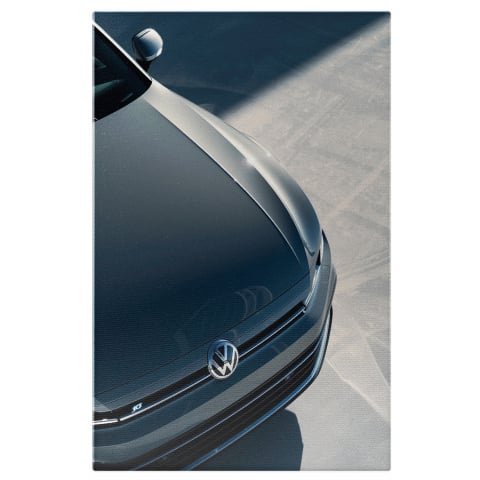 Tablouri Canvas - Tablou Canvas - Reflexia Eleganței Volkswagen și Jocul de Lumini, Marime 40x25CM