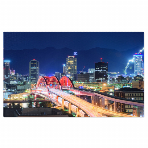 Oraș - Tablou Canvas: O Perspectivă Urbană asupra Străzilor Aglomerate ale Asiei, Marime 40x25CM