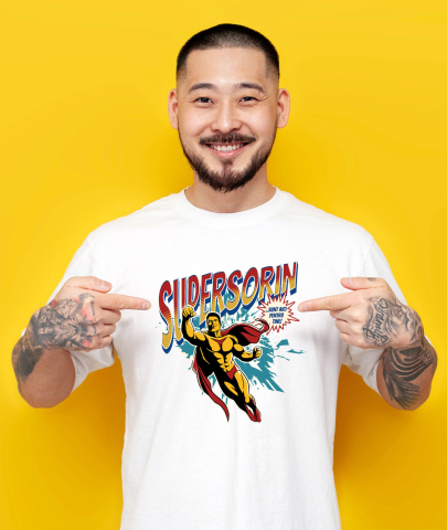 Tricou Femei, Barbati, Copii, Fata, Baiat, Unisex Personalizat Bărbat Puternic În Zbor Super Erou – Cadou Personalizat „Super Sorin Sunt Aici Pentru Tine” [1]