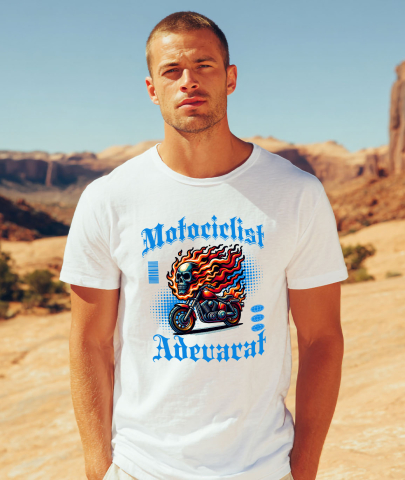 Tricou Femei, Barbati, Copii, Fata, Baiat, Unisex Personalizat Craniu Uman și Motor Vintage în Flăcări – Pasiunea unui Motociclist [1]