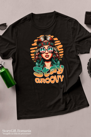 Tricou Femei, Barbati, Copii, Fata, Baiat, Unisex Personalizat Fată Stil Hippie cu Ochelari de Soare și Bandana – Stay Groovy Vibe Retro [2]