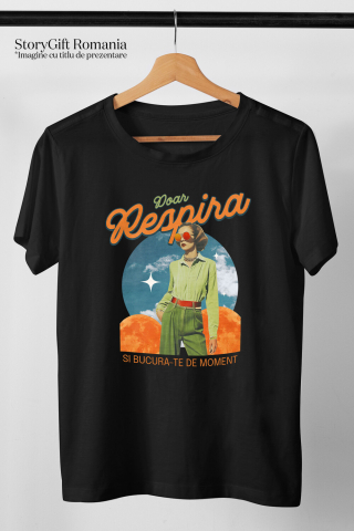 Tricou Femei, Barbati, Copii, Fata, Baiat, Unisex Personalizat Femeie Stil Retro cu Ochelari Aviator și Mesaj "Doar Respiră și Bucură-te de Moment" - Cadouri Personalizate cu Artă Abstractă și Inspirație [2]