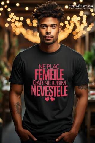 Tricou Femei, Barbati, Copii, Fata, Baiat, Unisex Personalizat Cadou Personalizat „Ne Plac Femeile Dar Ne Iubim Nevestele” | Inimioare Roșii pentru Cuplu [1]