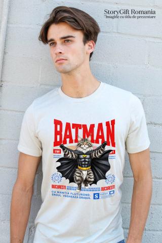 Tricou Femei, Barbati, Copii, Fata, Baiat, Unisex Personalizat Pisica Maine Coon în Costum de Batman – Supereroul Perfect pentru Iubitorii de Pisici și Copii [1]