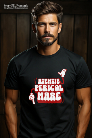 Tricou Femei, Barbati, Copii, Fata, Baiat, Unisex Personalizat „Atentie, Pericol Mare” – Mesaj Sarcastic cu Mâini Mickey Mouse pentru Prieteni și Familie [1]