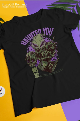 Tricou Barbati Cu Monstru Cu Un Craniu Uman In Mana, Text In Engleza Haunted You, Artwork, Ilustratie, Unica, Creativitate, cu imprimeu pe Fata, 100% Bumbac, Negru, M [2]
