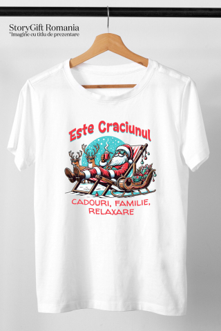 Tricou Femei, Barbati, Copii, Fata, Baiat, Unisex Personalizat Moș Crăciun Vesel pe Șezlong cu Ciocolată Caldă – Cadouri Personalizate pentru Crăciun [2]