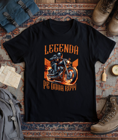 Tricou Femei, Barbati, Copii, Fata, Baiat, Unisex Personalizat Motociclist cu Geacă de Piele – Protecție, Flăcări și Pasiune Moto [2]