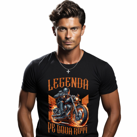 Tricou Femei, Barbati, Copii, Fata, Baiat, Unisex Personalizat Motociclist cu Geacă de Piele – Protecție, Flăcări și Pasiune Moto