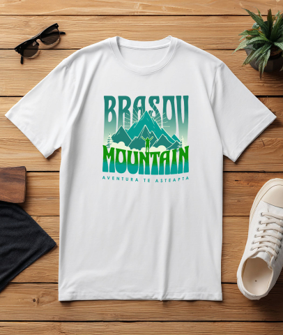 Tricou Femei, Barbati, Copii, Fata, Baiat, Unisex Personalizat "Aventura Montană în Brașov – Munte Înalt și Siluetă Umană Pe Stâncă" [2]