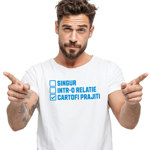 Tricou Femei, Barbati, Copii, Fata, Baiat, Unisex Personalizat „Singur într-o relație, dar cu cartofi prăjiți” – Cadou amuzant pentru iubitorii de fast food