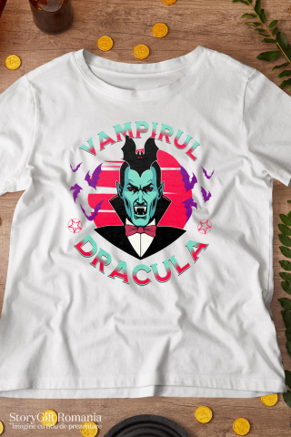 Tricou Femei, Barbati, Copii, Fata, Baiat, Unisex Personalizat „Portret Dracula și Vlad Țepeș Personalizat cu Lilieci – Cadouri Tematice Halloween pentru Familie și Copii” [2]
