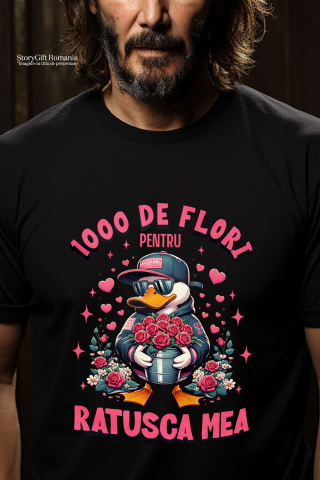 Tricou Femei, Barbati, Copii, Fata, Baiat, Unisex Personalizat „Rață Albă Cu Buchet de Trandafiri - Cadou Haios „1000 De Flori Pentru Rață mea” pentru Familie, Copii și Prieteni” [1]