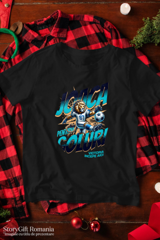 Tricou Femei, Barbati, Copii, Fata, Baiat, Unisex Personalizat Regele Leu Jucător Fotbal – Uniformă Albastră și Lovitură Minge Motivatională [2]