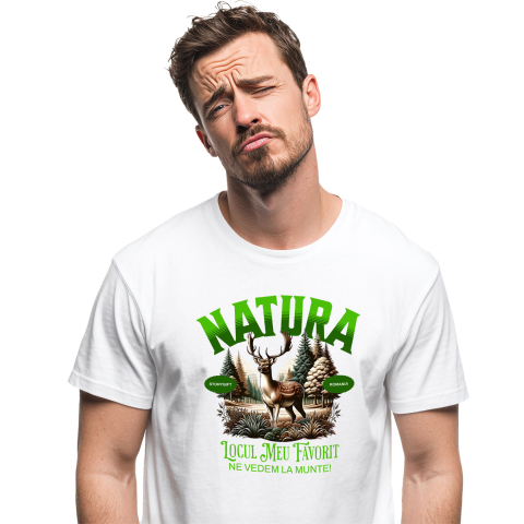 Tricou Femei, Barbati, Copii, Fata, Baiat, Unisex Personalizat "Ren cu Coarne Lungi în Pădure – Locul Meu Preferat la Munte"