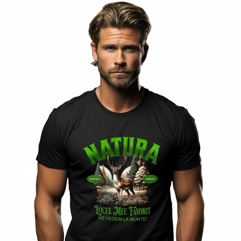 Tricou Femei, Barbati, Copii, Fata, Baiat, Unisex Personalizat "Ren cu Coarne Lungi în Pădure – Locul Meu Preferat la Munte"