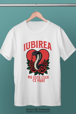 Tricou Femei, Barbati, Copii, Fata, Baiat, Unisex Personalizat „Șarpe Printre Flori Roșii - Cadou Personalizat „Iubirea Nu Este Ceea Ce Pare” pentru Familie, Copii, Tati și Prieteni” [2]