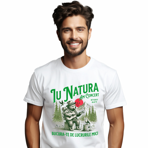 Tricou Femei, Barbati, Copii, Fata, Baiat, Unisex Personalizat "Urs Cântăreț cu Chitară în Pădure – Concert în Natură și Bucuria Lucrurilor Mici"