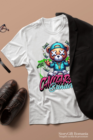 Tricou Femei, Barbati, Copii, Fata, Baiat, Unisex Personalizat Urs de Plus Stil Gangster cu Bancnote în Zbor – „În Căutarea Banilor” – Cadou Personalizat pentru Familie, Tati, Copii, Prieteni [2]