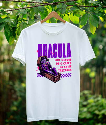 Tricou Femei, Barbati, Copii, Fata, Baiat, Unisex Personalizat Vampir în Sicriu cu Cafea – Cadou Amuzant pentru Dracula și Tati [2]