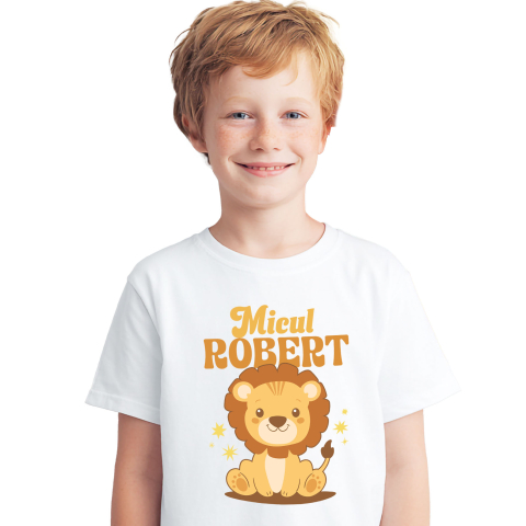 Copii - Tricou Femei, Barbati, Copii, Fata, Baiat, Unisex Personalizat Leu Vesel Animat pentru Copii – „Micul Robert” – Cadou Personalizat pentru Băieți și Copii