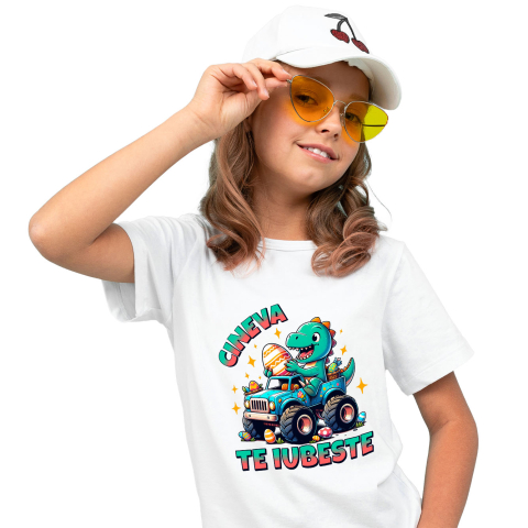 Tricou Femei, Barbati, Copii, Fata, Baiat, Unisex Personalizat "Dinozaur Vesel în Mașină de Teren cu Oua Colorate – Cineva te Iubește, Cadou Paște"