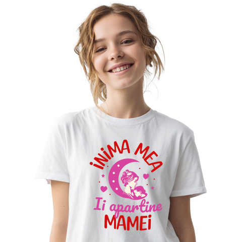 Tricou Femei, Barbati, Copii, Fata, Baiat, Unisex Personalizat "Inima Mea Îi Aparține Mamei – Cadouri Personalizate pentru Mama și Fiică" [1]