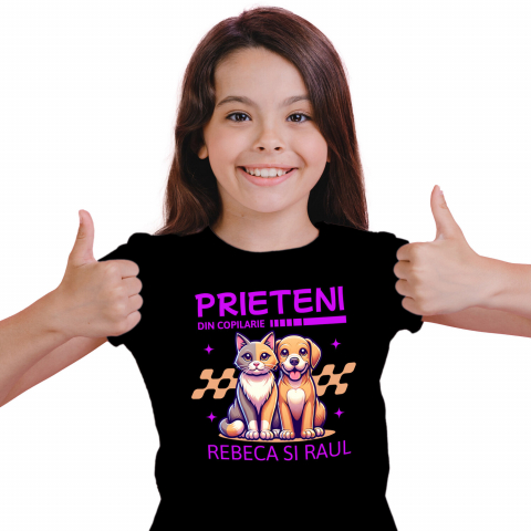 Tricou Femei, Barbati, Copii, Fata, Baiat, Unisex Personalizat Cadouri personalizate prieteni și familie – Portret cu pisica și câine pentru Rebeca și Paul [1]